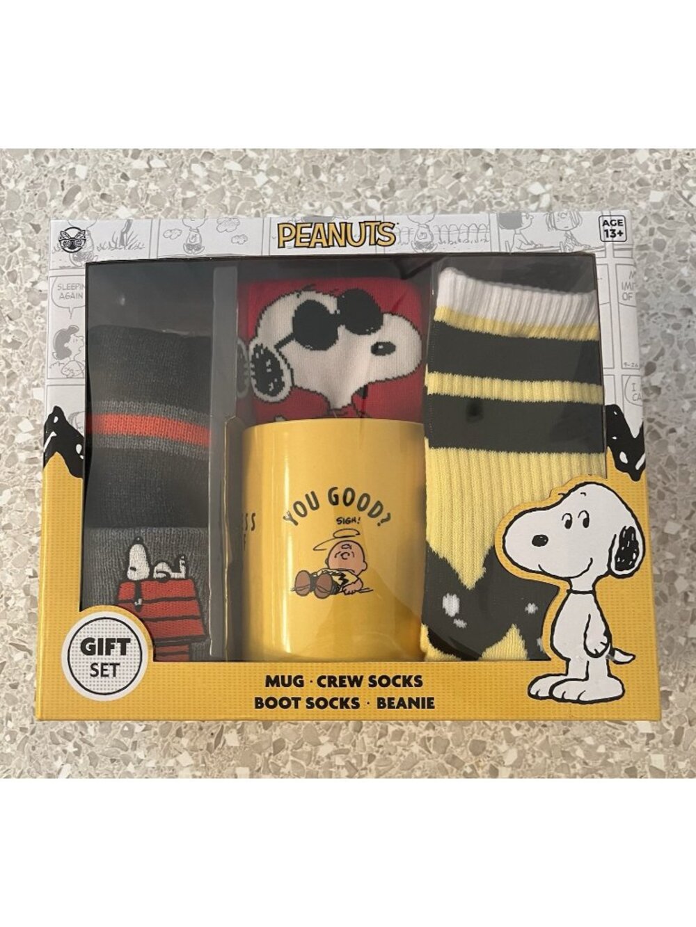 New Snoopy Gift Box Set Beanie Hat Crew & Boot Socks Mug Box Set Peanuts 13+